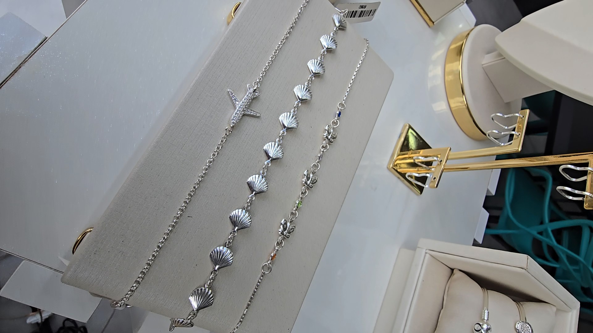 Apresentação das semijoias Paiva Morais